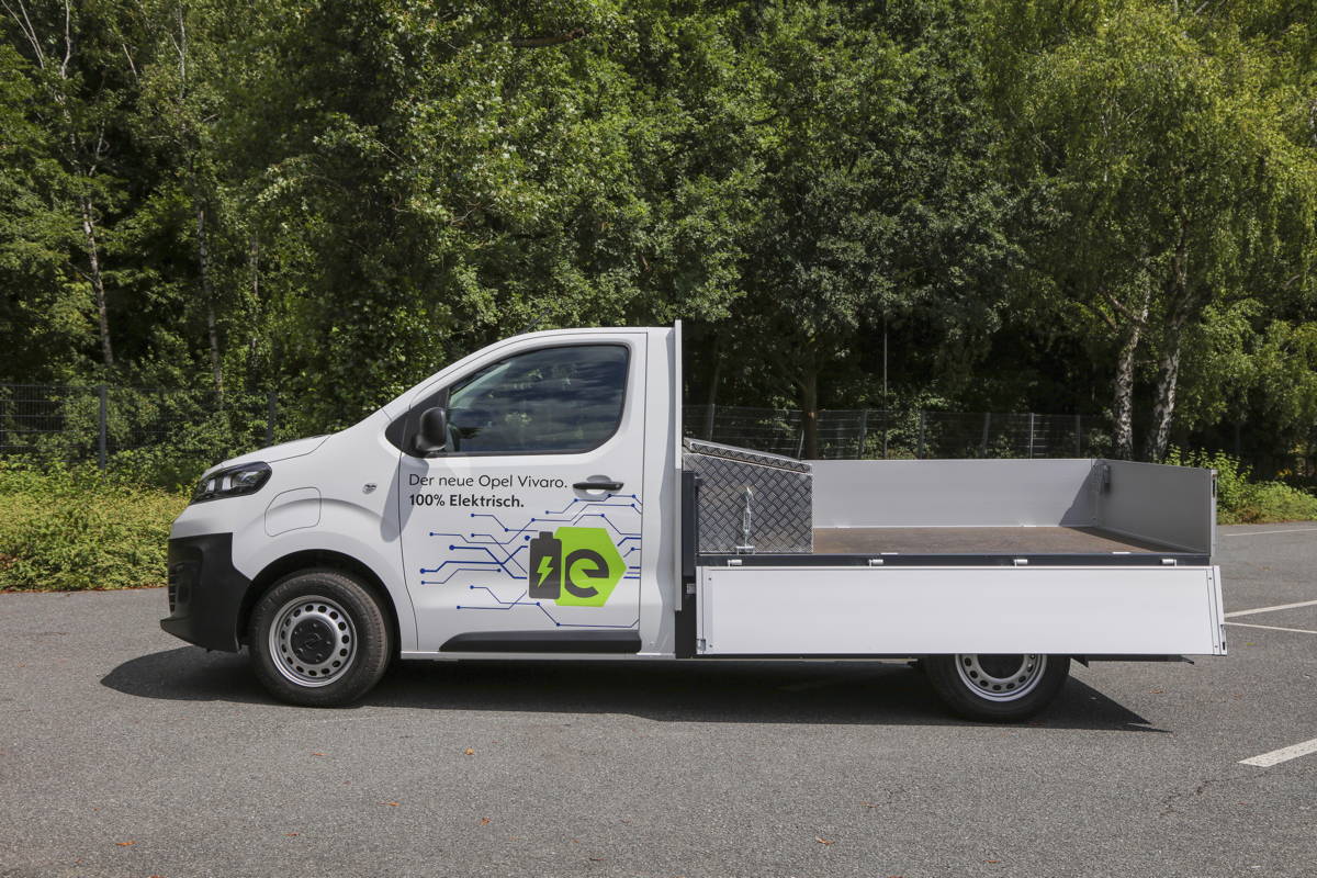 Opel Vivaro-e Versatile Flatbed Truck